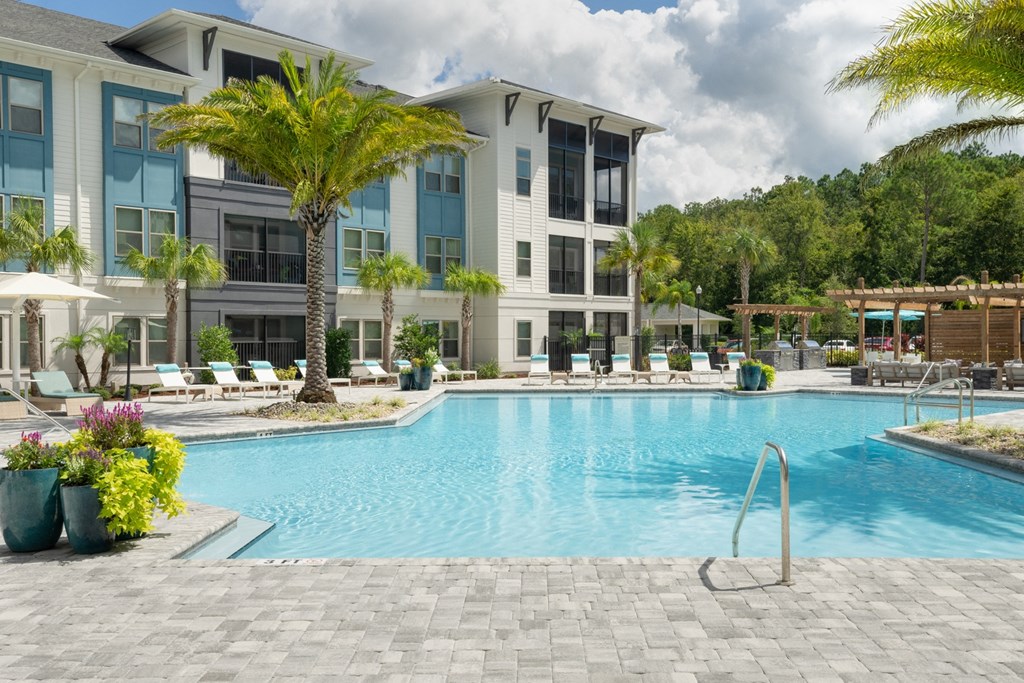 Cue Luxury Living Apartments, 13504 Citicards Way, Jacksonville, FL